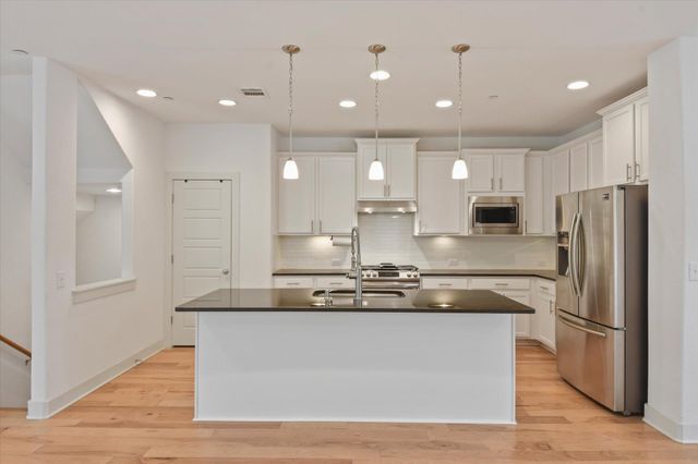 7209 Bassett CT, Austin, TX 78741