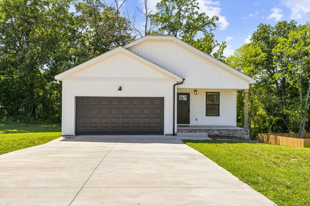 1253 Angus Way, Greenbrier, TN 37073