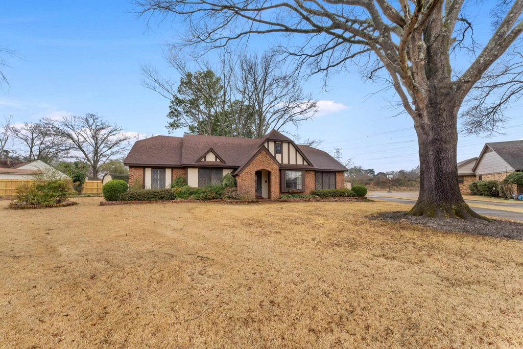 7477 STONE MILL CV, Germantown, TN 38138