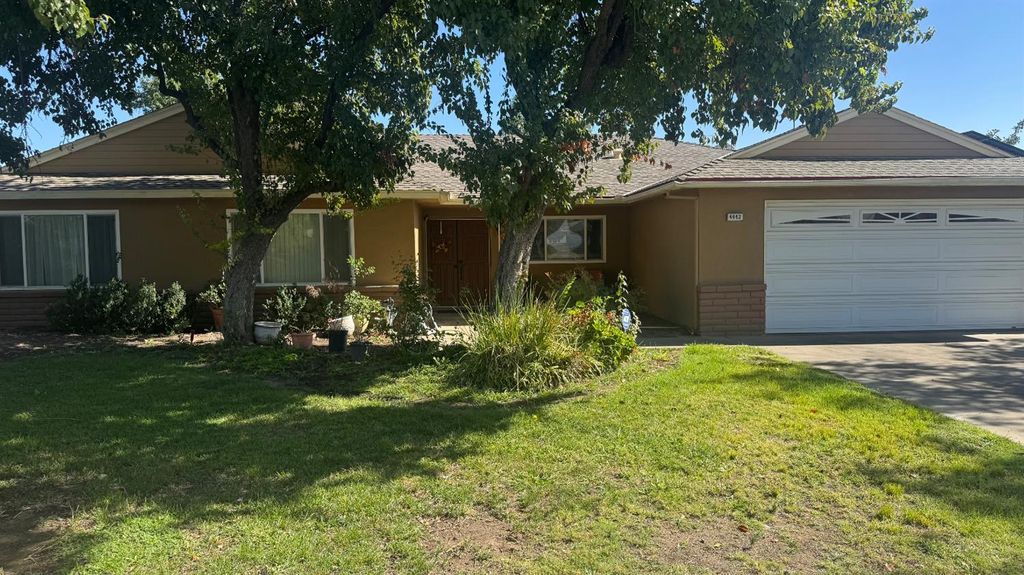 4442 N Hacienda Drive, Fresno, CA 93705