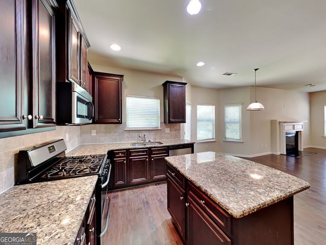 759 Rolling Downs Drive, Loganville, GA 30052