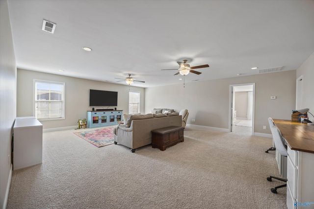 7604 Summerdawn Drive, Owens Cross Roads, AL 35763