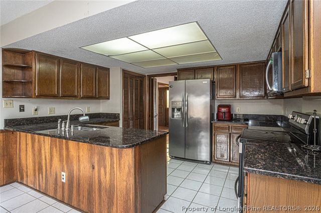 6821 Thames Drive, Fayetteville, NC 28306