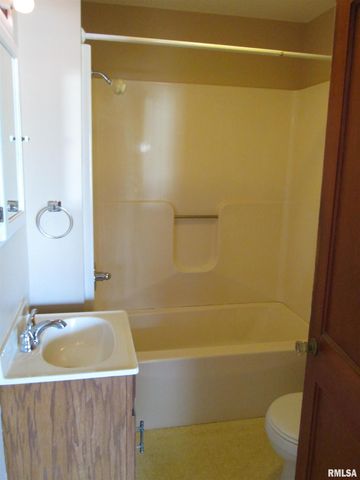 730 S 19TH Street, Quincy, IL 62301