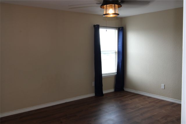 2435 Castle Pines Drive, Burleson, TX 76028