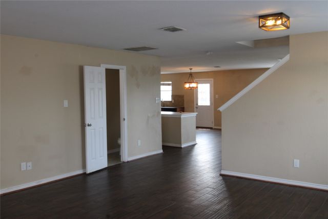 2435 Castle Pines Drive, Burleson, TX 76028