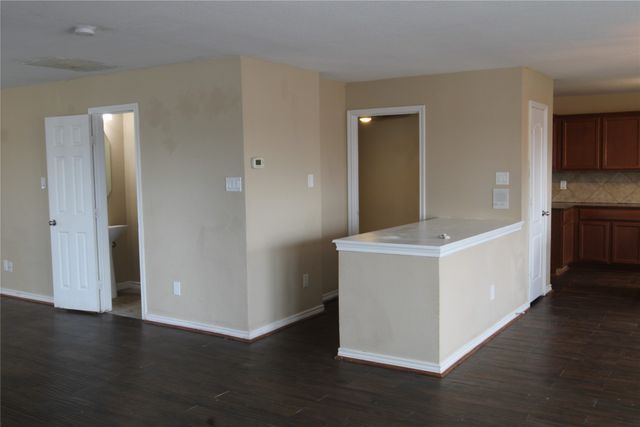 2435 Castle Pines Drive, Burleson, TX 76028