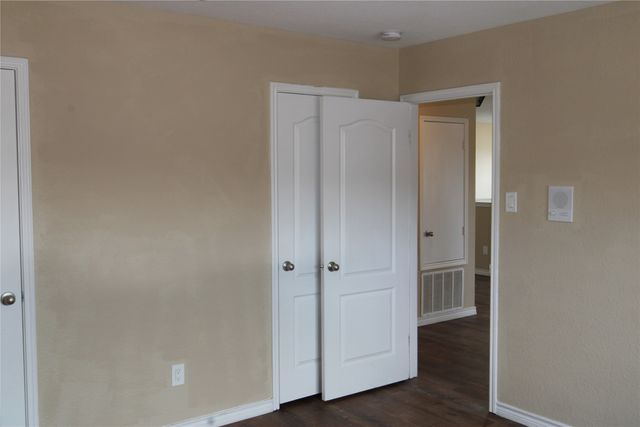 2435 Castle Pines Drive, Burleson, TX 76028
