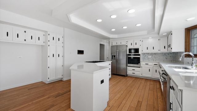 3021 35th Street, Oak Brook, IL 60523