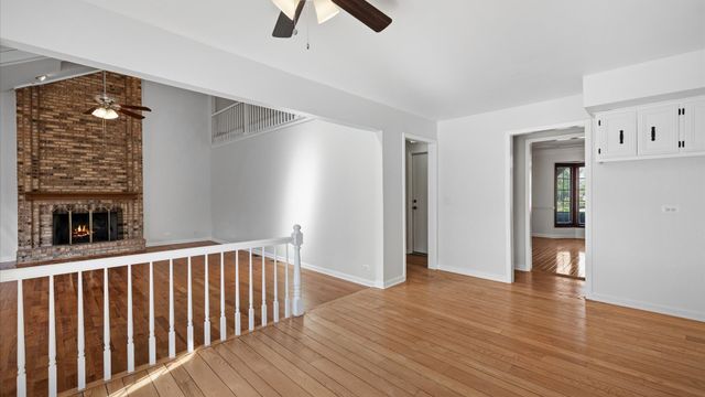 3021 35th Street, Oak Brook, IL 60523