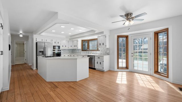 3021 35th Street, Oak Brook, IL 60523