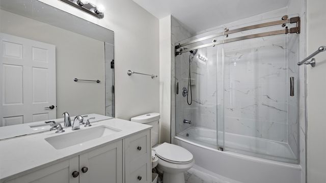 3021 35th Street, Oak Brook, IL 60523