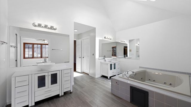 3021 35th Street, Oak Brook, IL 60523