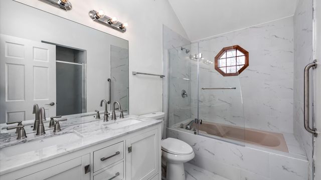 3021 35th Street, Oak Brook, IL 60523