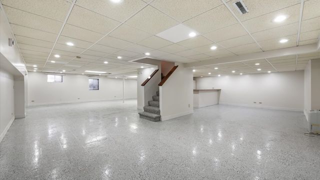 3021 35th Street, Oak Brook, IL 60523