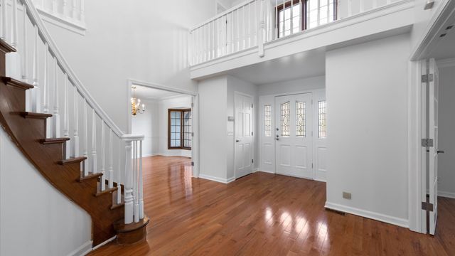 3021 35th Street, Oak Brook, IL 60523