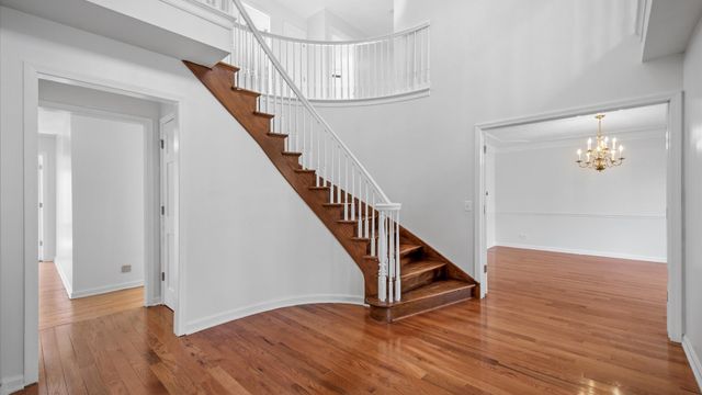 3021 35th Street, Oak Brook, IL 60523