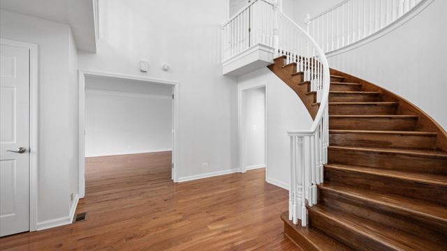 3021 35th Street, Oak Brook, IL 60523