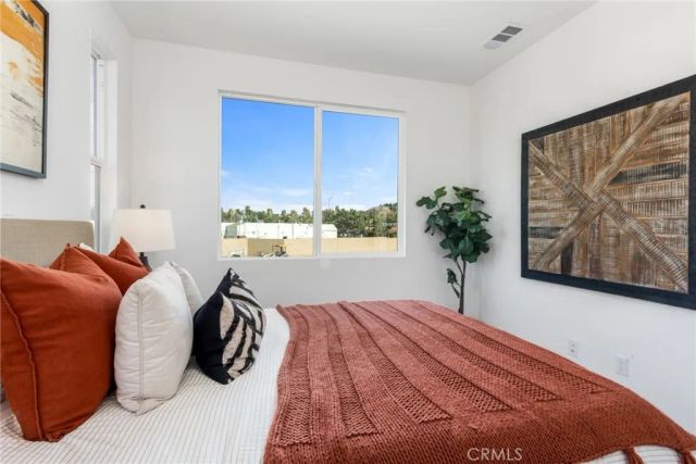 1122 Santo Antonio Drive, Colton, CA 92324