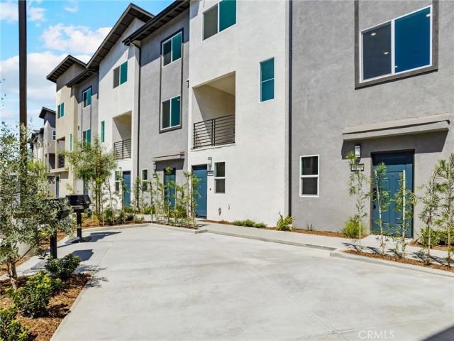 1122 Santo Antonio Drive, Colton, CA 92324