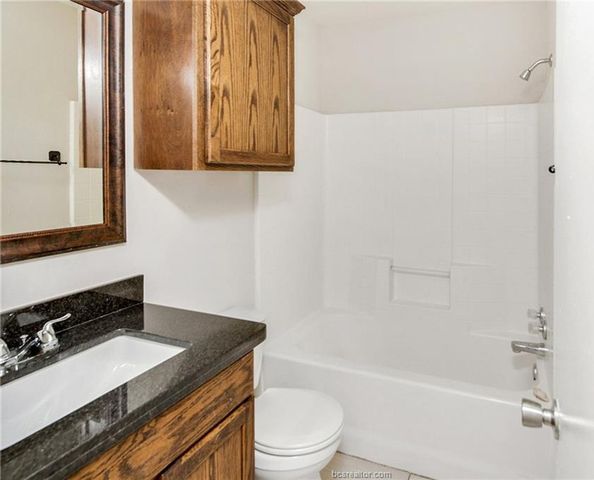 1210 Oney Hervey Drive, College Station, TX 77840