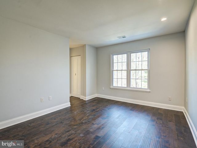 5 CLIMBING IVY CT, Germantown, MD 20874