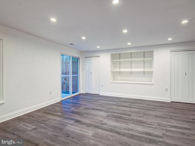 5 CLIMBING IVY CT, Germantown, MD 20874