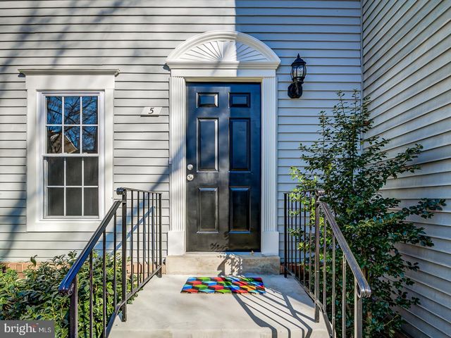 5 CLIMBING IVY CT, Germantown, MD 20874