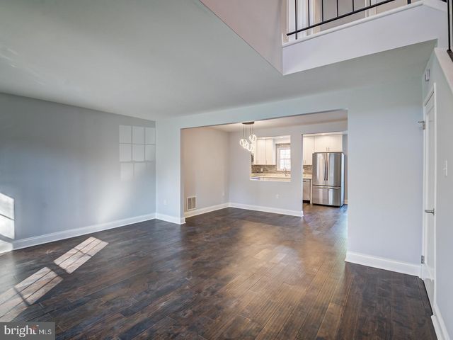 5 CLIMBING IVY CT, Germantown, MD 20874
