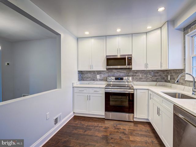 5 CLIMBING IVY CT, Germantown, MD 20874