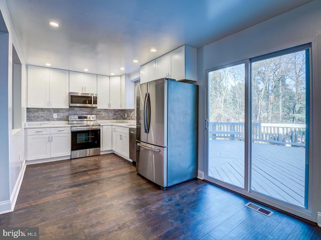 5 CLIMBING IVY CT, Germantown, MD 20874