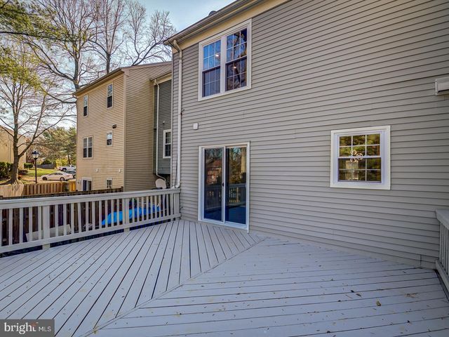 5 CLIMBING IVY CT, Germantown, MD 20874