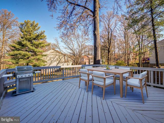 5 CLIMBING IVY CT, Germantown, MD 20874