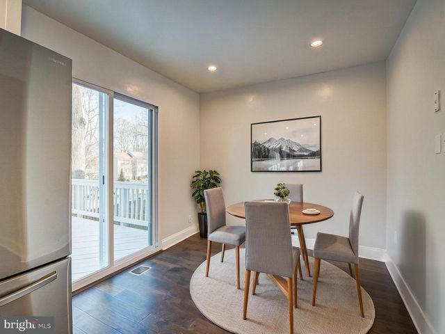 5 CLIMBING IVY CT, Germantown, MD 20874