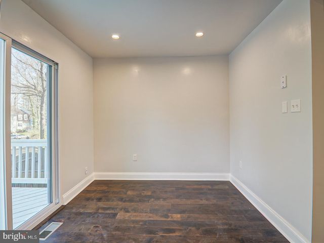 5 CLIMBING IVY CT, Germantown, MD 20874