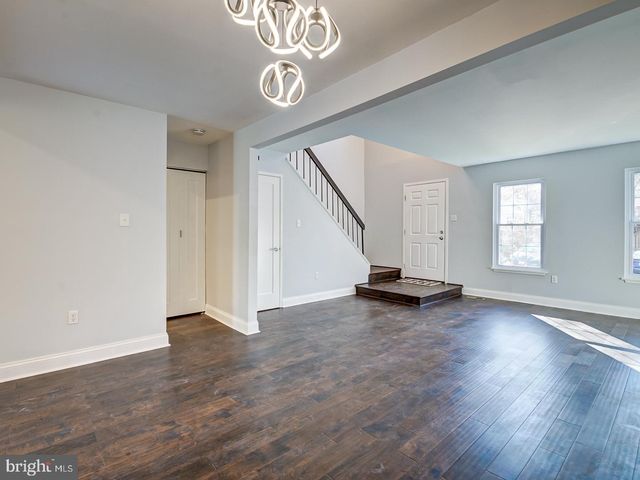 5 CLIMBING IVY CT, Germantown, MD 20874