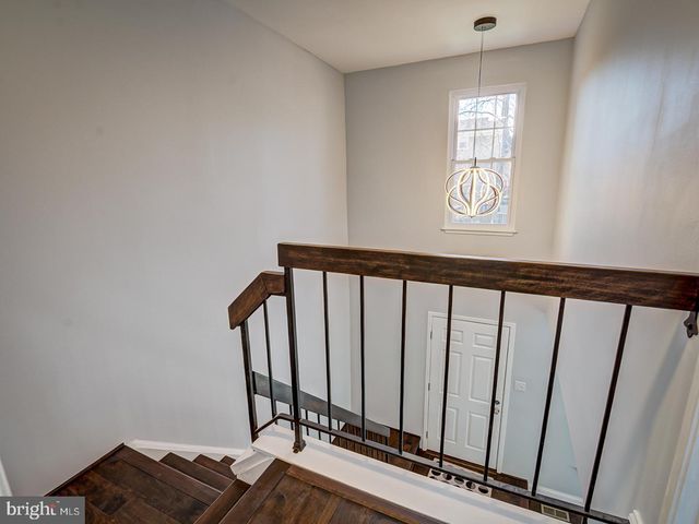5 CLIMBING IVY CT, Germantown, MD 20874