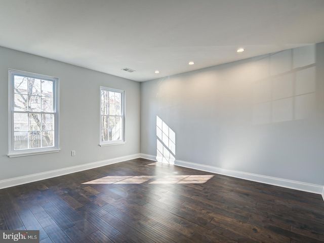 5 CLIMBING IVY CT, Germantown, MD 20874