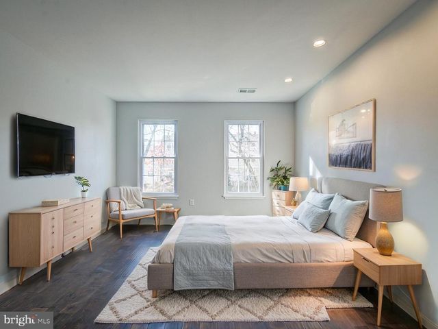 5 CLIMBING IVY CT, Germantown, MD 20874