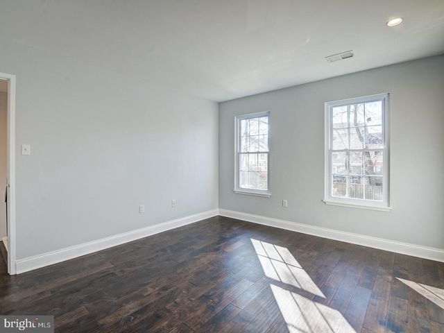 5 CLIMBING IVY CT, Germantown, MD 20874