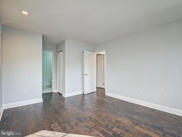 5 CLIMBING IVY CT, Germantown, MD 20874