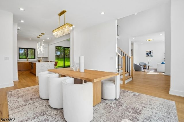 8 Fordham Rd, Livingston Twp., NJ 07039