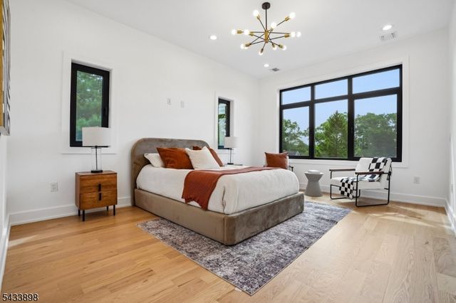 8 Fordham Rd, Livingston Twp., NJ 07039