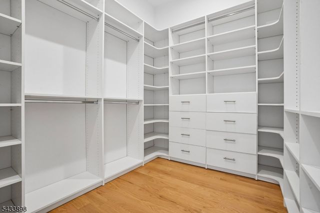 8 Fordham Rd, Livingston Twp., NJ 07039