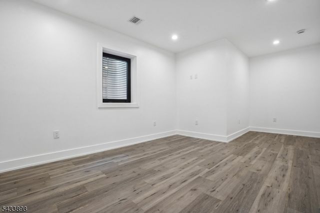 8 Fordham Rd, Livingston Twp., NJ 07039
