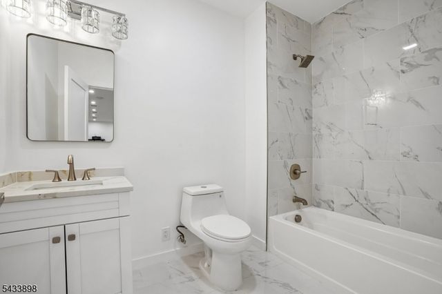 8 Fordham Rd, Livingston Twp., NJ 07039