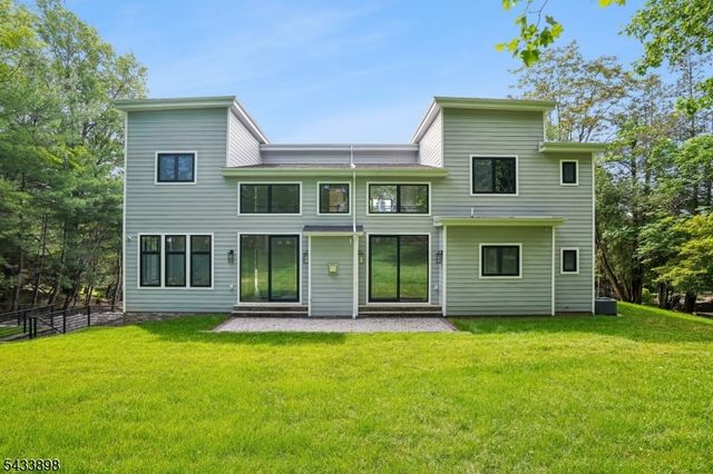 8 Fordham Rd, Livingston Twp., NJ 07039