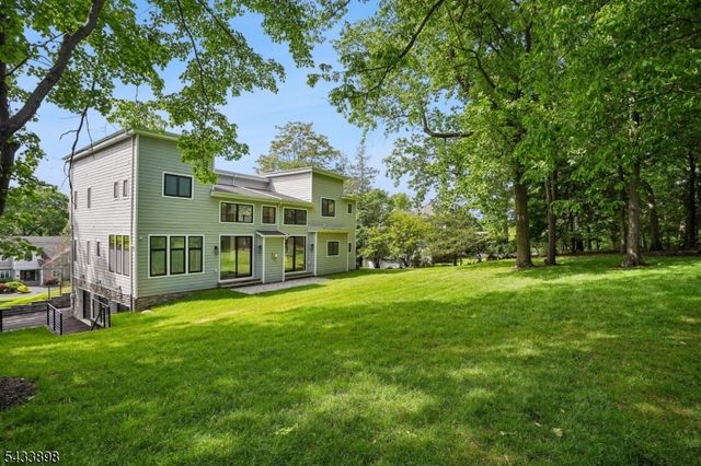 8 Fordham Rd, Livingston Twp., NJ 07039