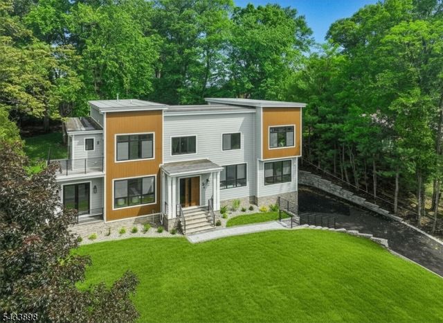 8 Fordham Rd, Livingston Twp., NJ 07039