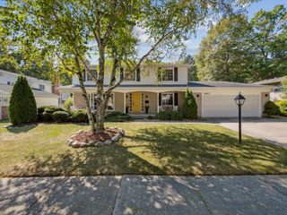 24157 Twin Valley Court, Farmington, MI 48336